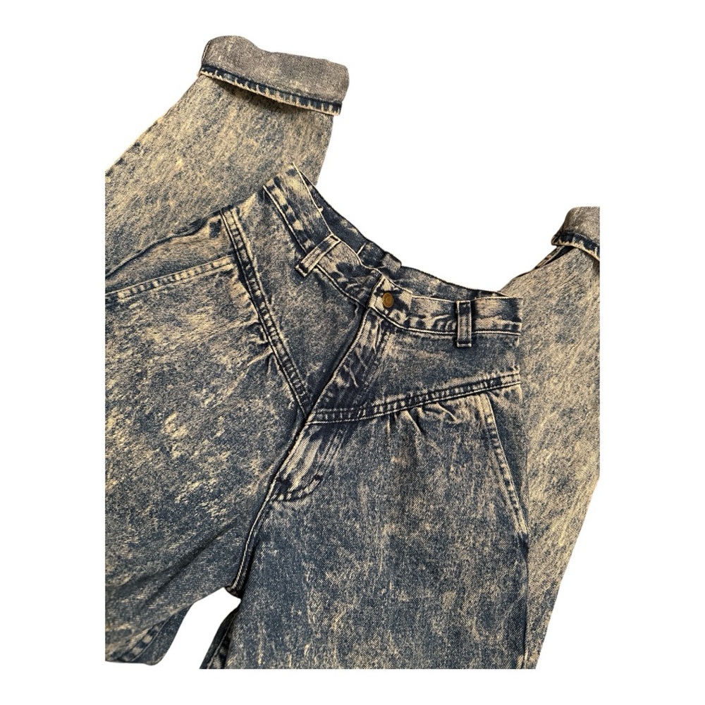 Smacs brand, vintage 80s brand, acid washed in great vintage condition Size 00